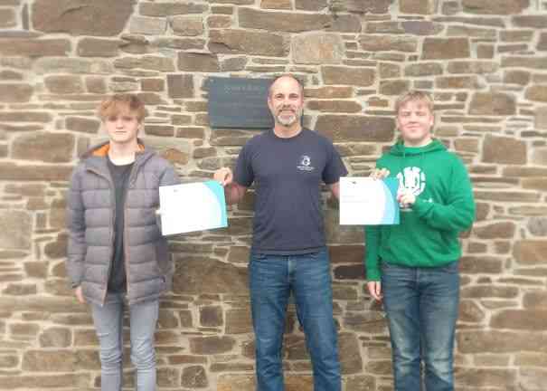 Duke of Edinburgh Awards students clear plastic and litter from rivers